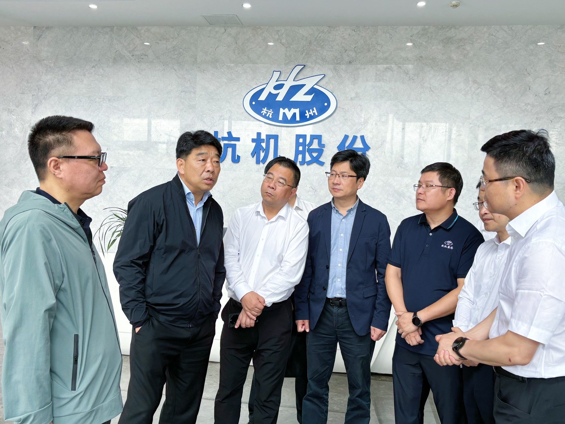 浙江省(shěng)人民政(zhèng)府副省(sheng)長柯吉(ji)欣調研(yan)杭機股(gǔ)份