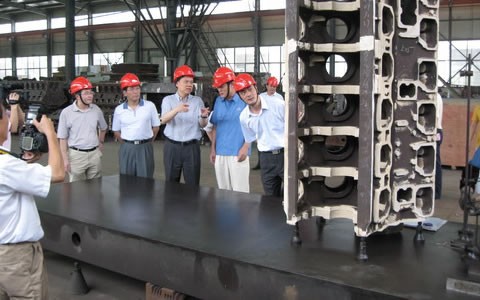 浙(zhè)江省常務副省(sheng)長陳敏爾視察(chá)杭機鑄造