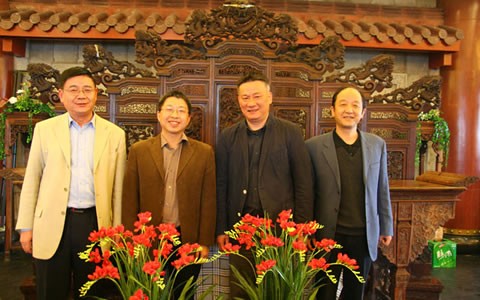 董凱夫被(bei)授予杭州市勞動(dong)模範稱号