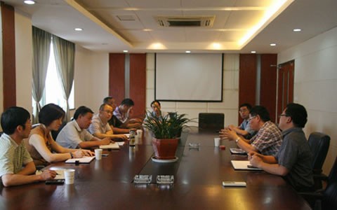 臨(lín)安市吳(wu)春法副(fu)市長莅(li)臨公司(si)視察指(zhi)導工作(zuò)