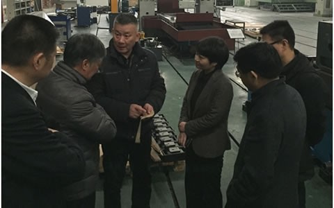 浦(pǔ)江縣委副書記(ji)、代縣長俞佩芬(fen)一行考察杭機(jī)股份