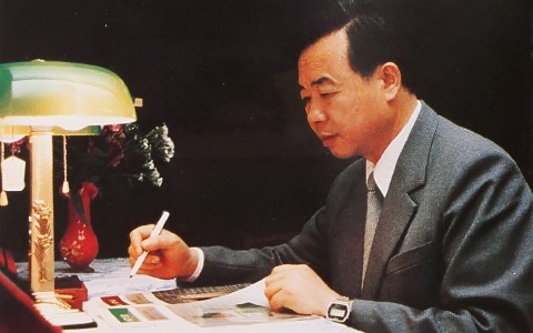 殚(dan)精竭慮(lü)四十載(zǎi) 鞠躬盡(jin)瘁杭機(jī)情 ——深切(qie)懷念鄭(zheng)陽生廠(chang)長